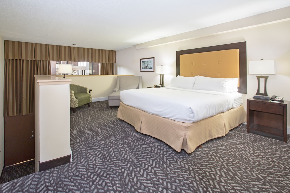 Wyndham Grand Executive Center Little Rock Airport - photo 9