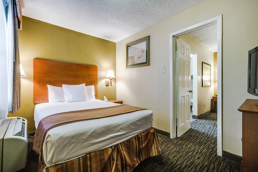 Quality Inn & Suites Dallas Cityplace - photo 6