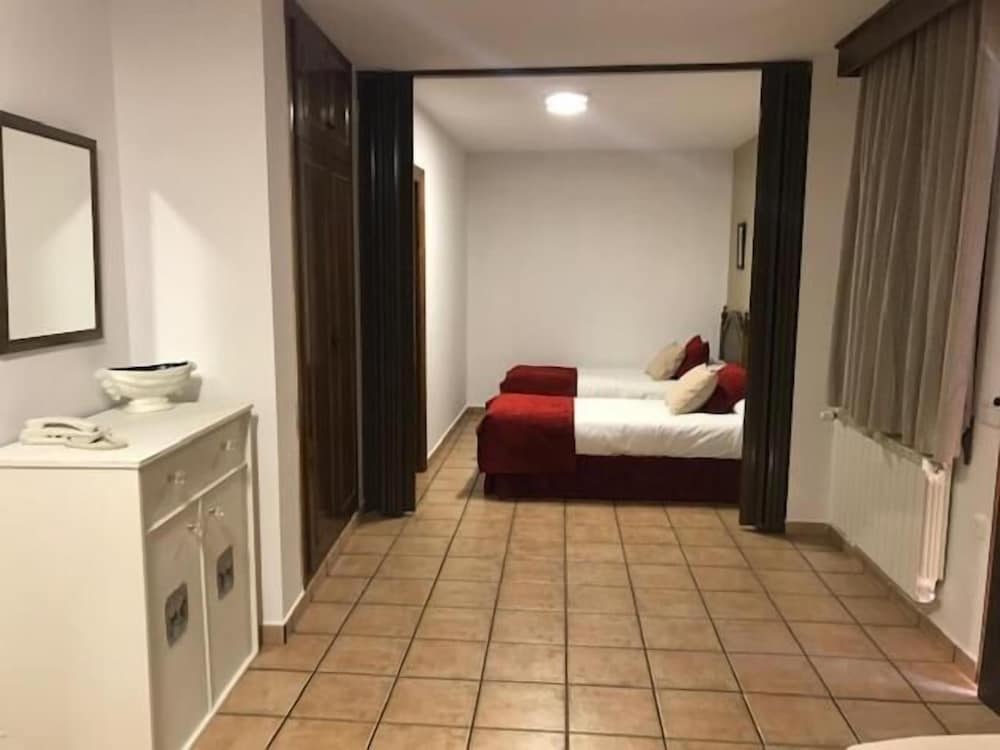 Hotel Patri — hotel in Huescar