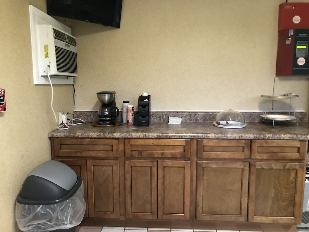 Princess Motel Maryville - photo 19