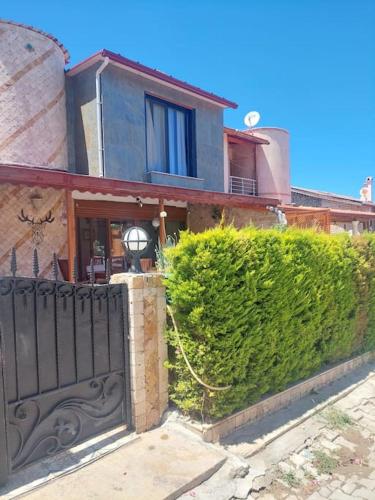 Şifne yalı'da 4 oda 9kisi yatak kapasite manzaralı — 4-Star Luxury Hotel in Cesme, Turkey