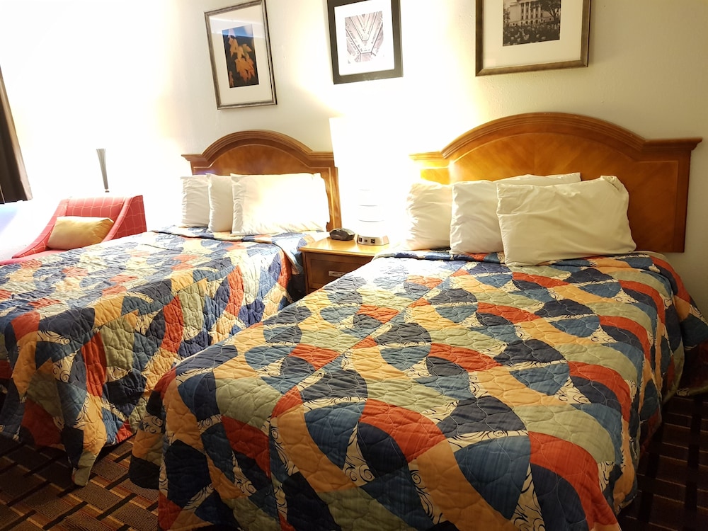 Le Mars Inn & Suites - photo 6