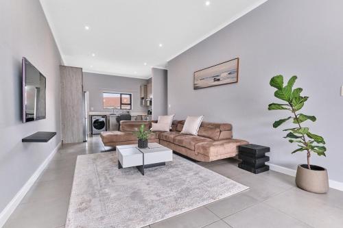 Self catering 2 bed apartment Sandton — 4-Star Luxury Hotel in Johannesburg, South Africa