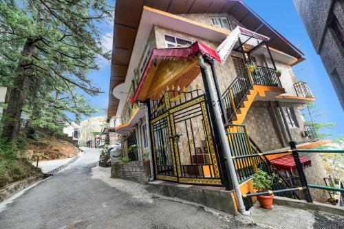 Collection O Kanlog Near ISBT Shimla in Shimla, India