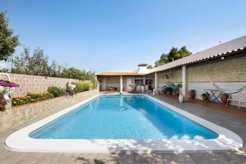 Private Pool Villa 20min By Oporto — 4-Star Luxury Hotel in Oliveira De Azemeis, Portugal