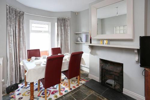 Gateway Abode Near City Centre w Street Parking — 4-Star Luxury Hotel in Belfast, United Kingdom