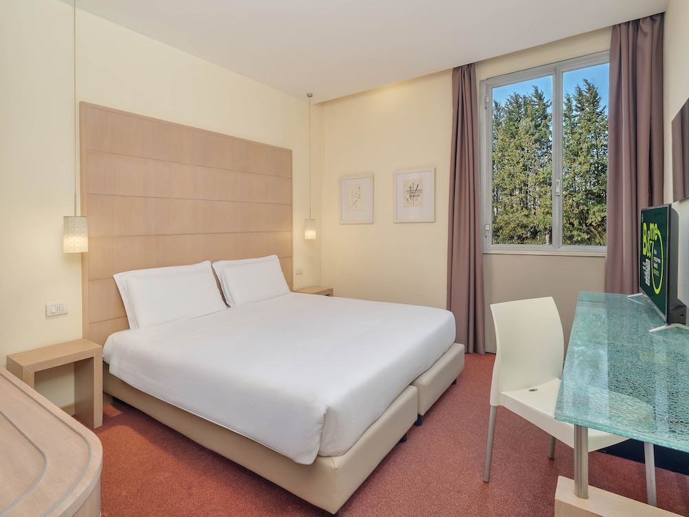 B&B Hotel Calenzano First — hotel in Calenzano