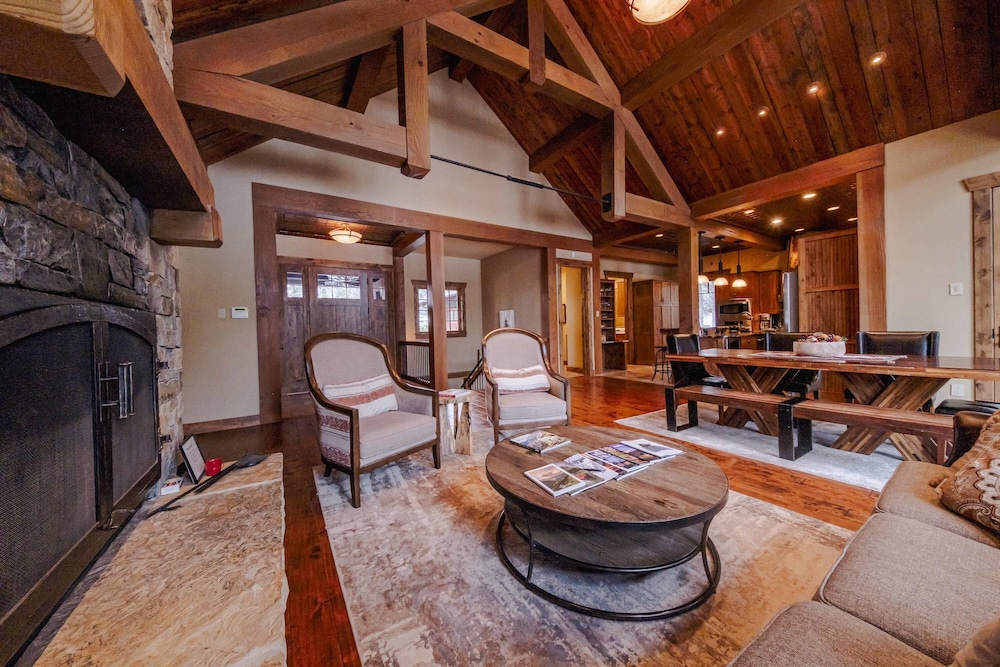Wilderness Club Chalet — 5-Star Luxury Hotel in Eureka, United States