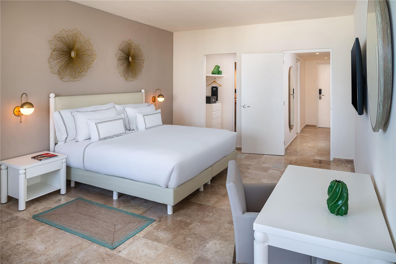 Guest room