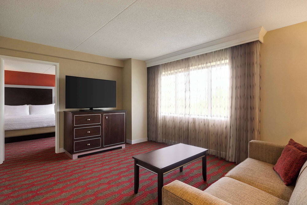 DoubleTree by Hilton New York LaGuardia Airport - photo 14