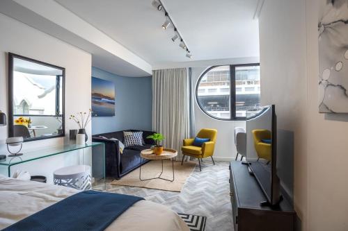 Elegant City Pad