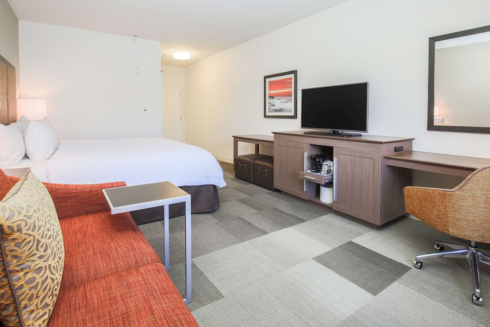 Hampton Inn And Suites Camarillo - photo 11