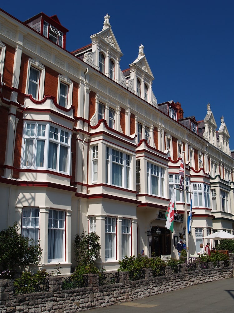 Dunoon Hotel — 4-Star Luxury Hotel in Llandudno, United Kingdom