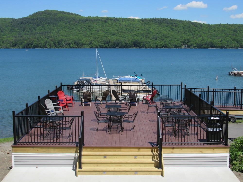 Lake 'N Pines Motel - photo 72