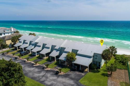 Sea Cliffs #9 - carbon neutral hotel in Unknown City