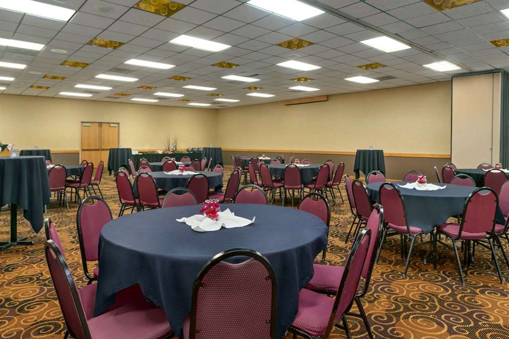Ramada by Wyndham Bismarck - photo 26