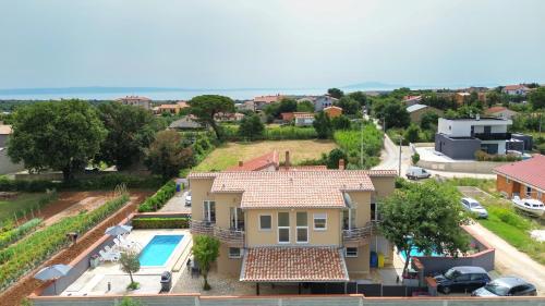 Villa Lara II with private pool — 4-Star Luxury Hotel in Liznjan, Croatia