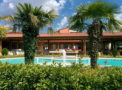 Villa D'Evoli — 4-Star Luxury Hotel in Castropignano, Italy