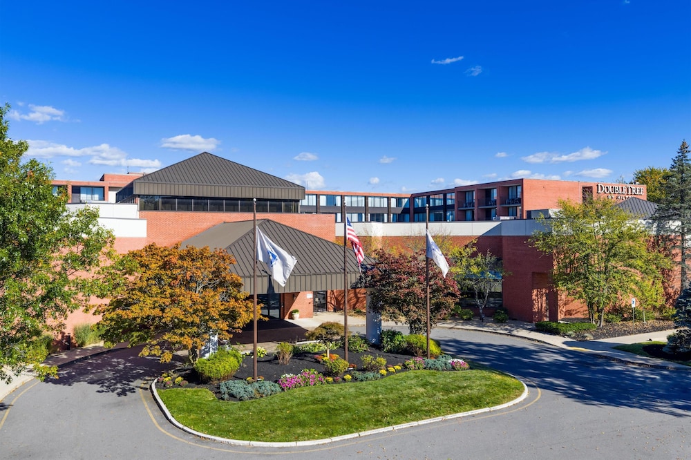DoubleTree by Hilton Boston Andover - carbon neutral hotel in Andover
