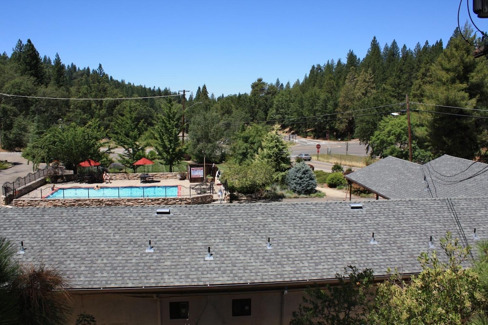 Mother Lode Motel - photo 23