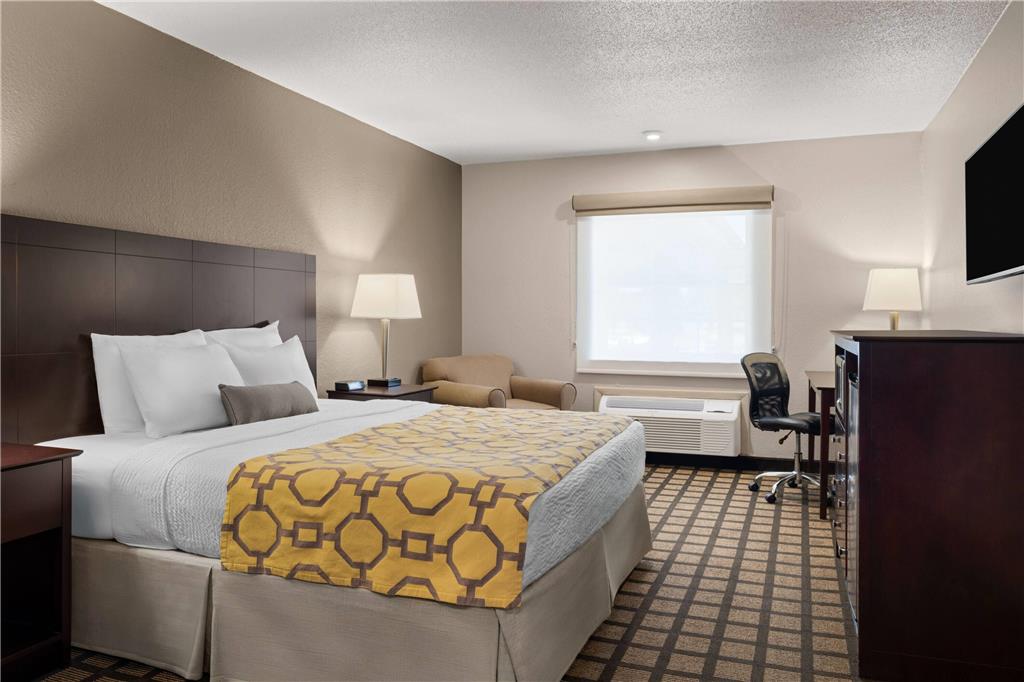 Baymont by Wyndham Jefferson City - photo 18