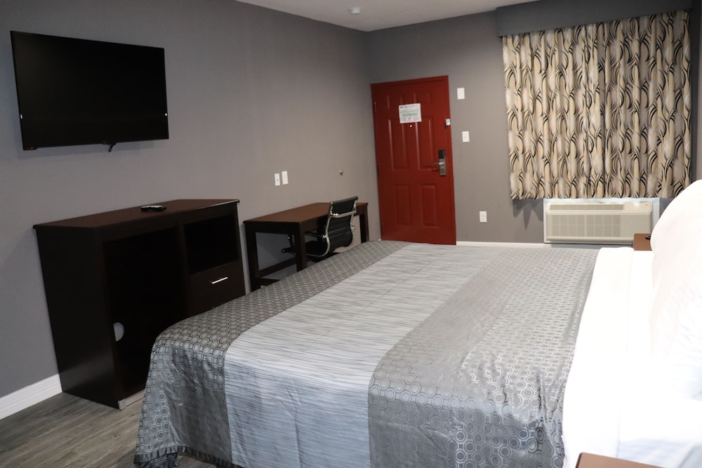 Atlantis Inn and Suites - photo 9