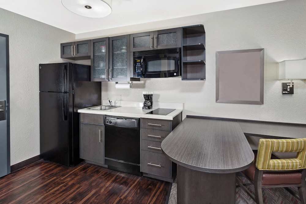 Candlewood Suites Appleton by IHG - photo 15