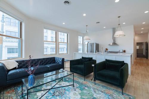 'Condo A' Gallery Suite Downtown Marion — 4-Star Luxury Hotel in Warren, United States