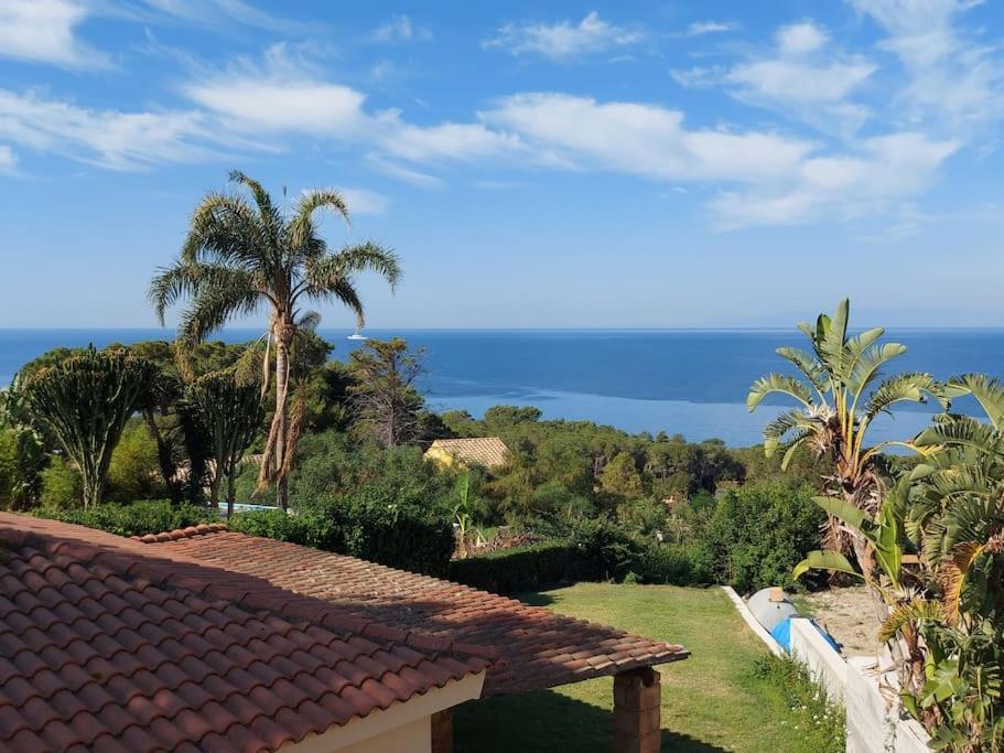 Villetta vista mare a Praialonga — hotel in Le Castella