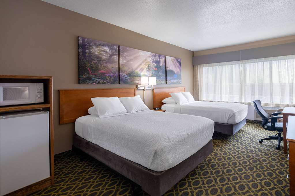 Days Inn & Suites by Wyndham Madison - photo 20