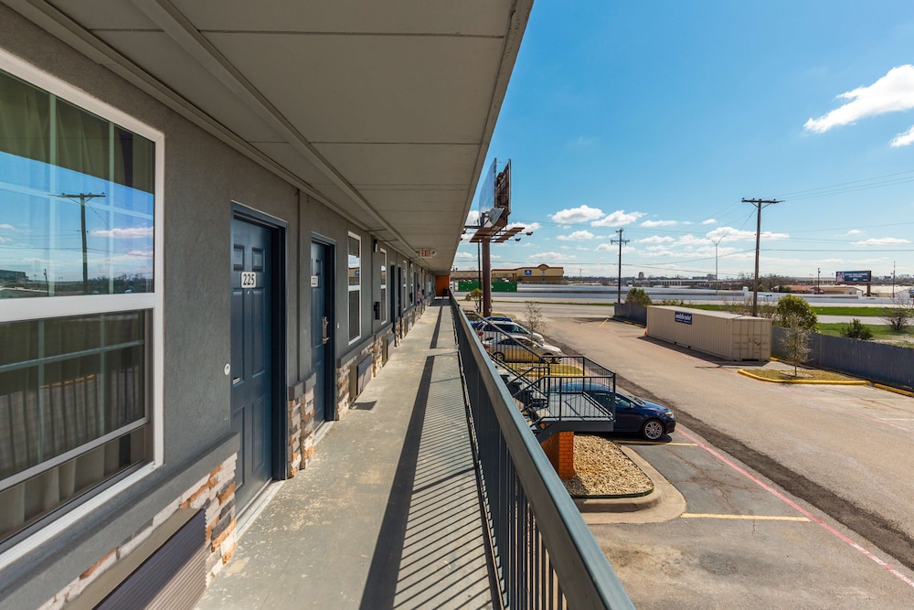 Motel 6 Temple TX - photo 31