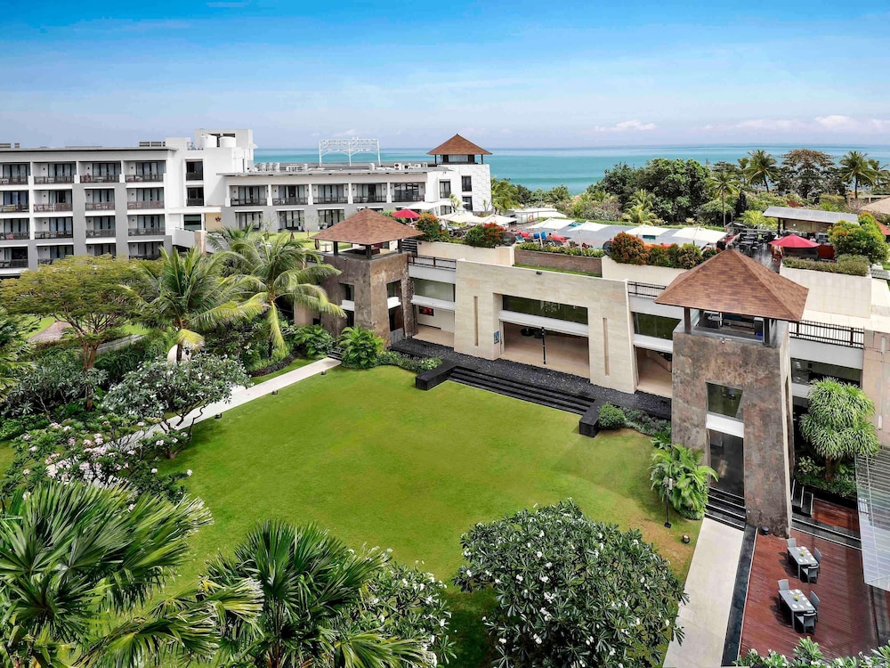 Pullman Bali Legian Beach