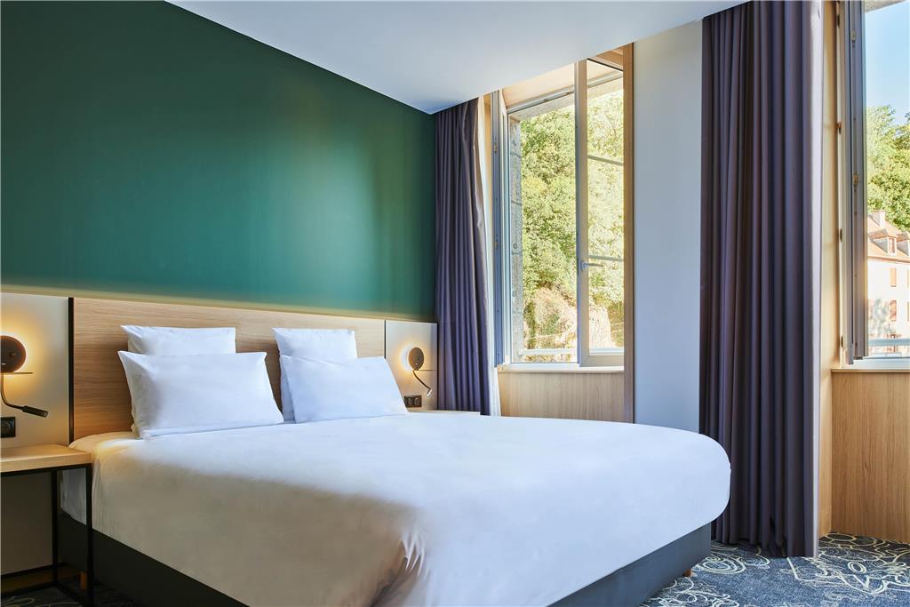 Le Grand Hôtel The Originals Relais — 4-Star Luxury Hotel in Evaux-Les-Bains, France