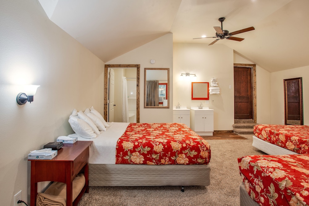 Birchcliff Resort - photo 9