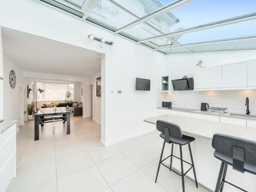 Modern 4 Bed inc Garden Room Parking Oxford Pass the Keys in Oxford, United Kingdom