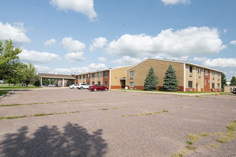OYO Hotel Redwood Falls near Jackpot Casino - photo 56