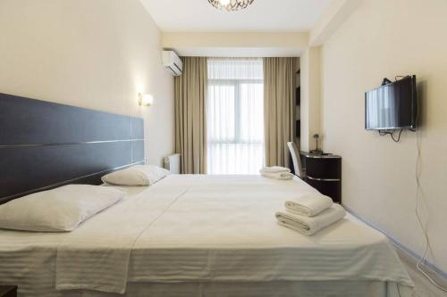 Heart of Ortachala 2Bedrooms with open view