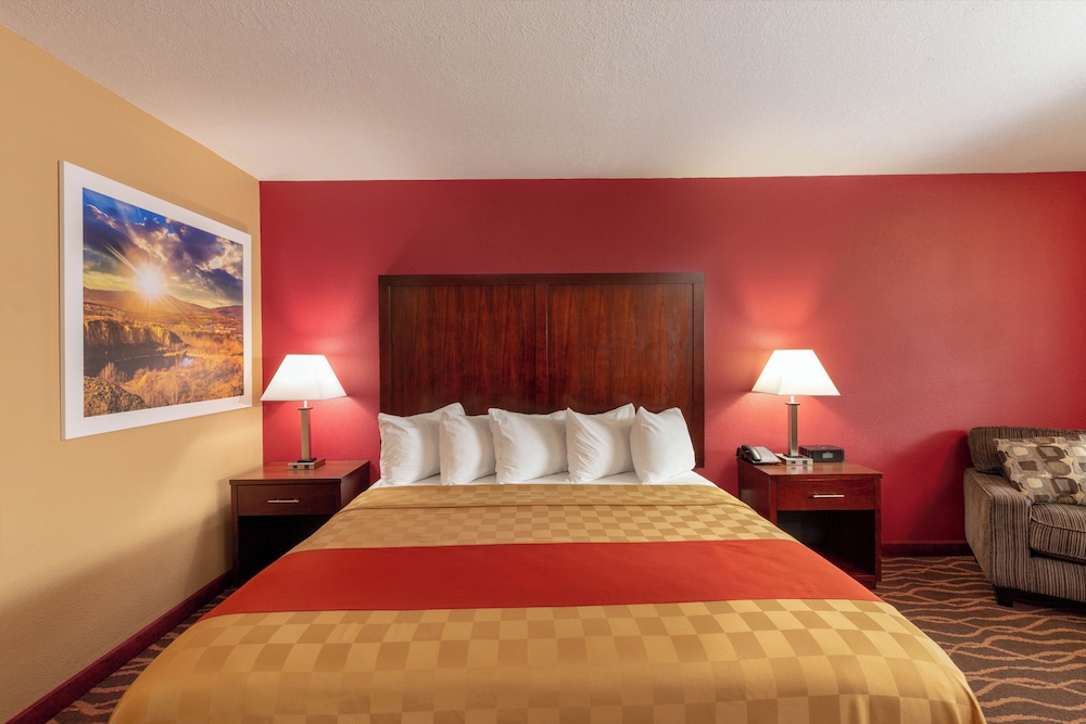 Rosewood Inn and Suites - photo 6