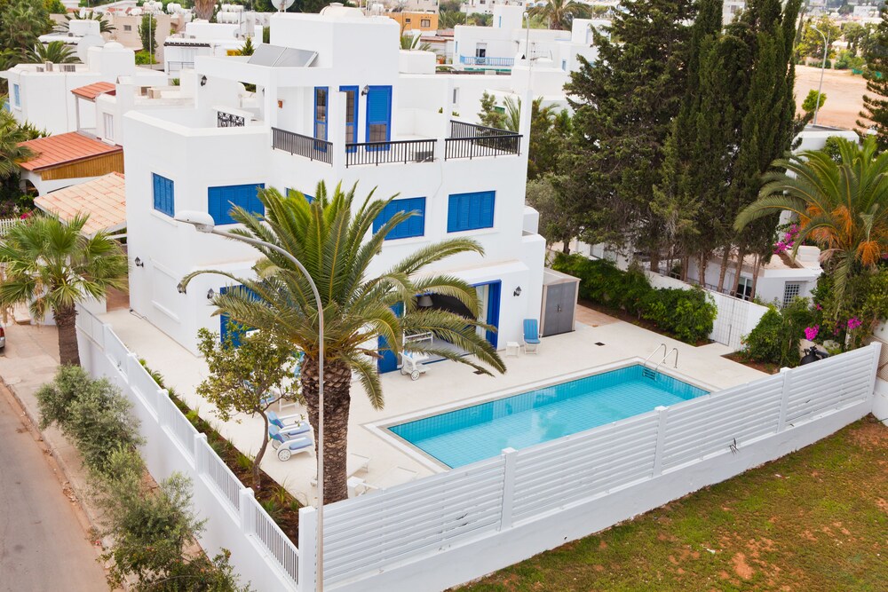 Capo Bay Villa — 4-Star Luxury Hotel in Protaras, Cyprus
