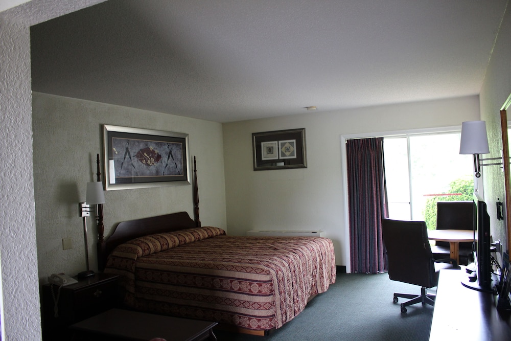 Hometown Inn Virginia - photo 5