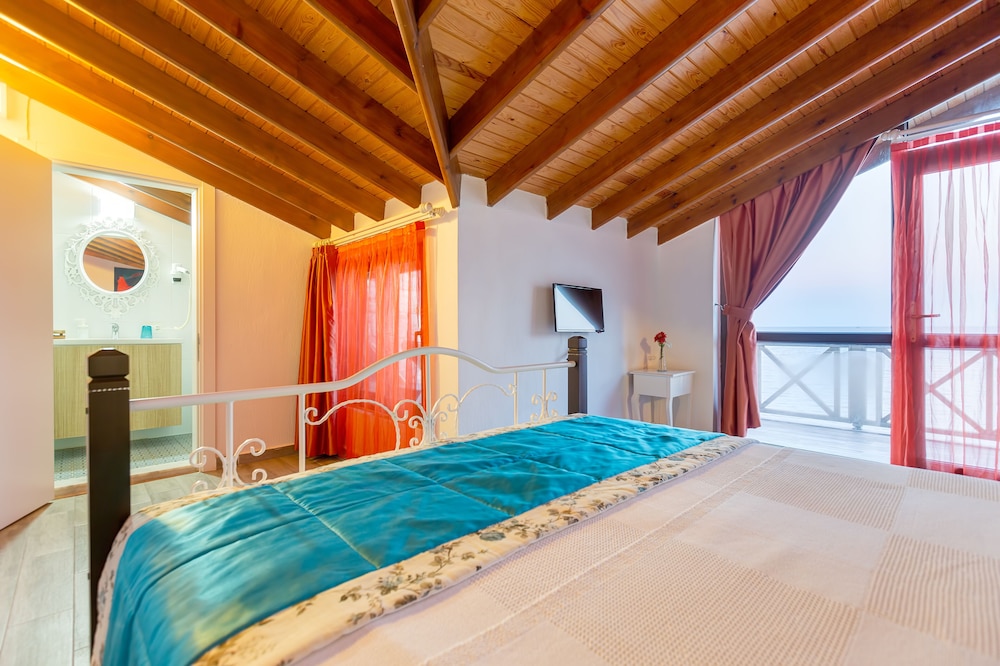 Tasada Otel — Karaburun — photo 4