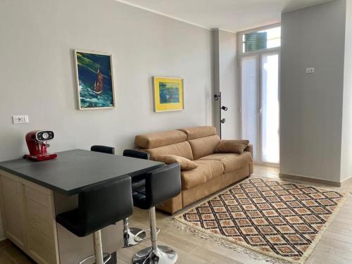 Appartamento centralissimo in Piazza Bresca — 4-Star Luxury Hotel in San Remo, Italy