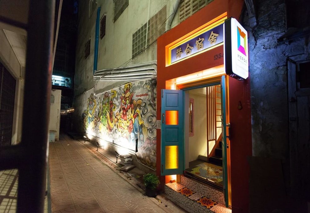 Merge Hostel