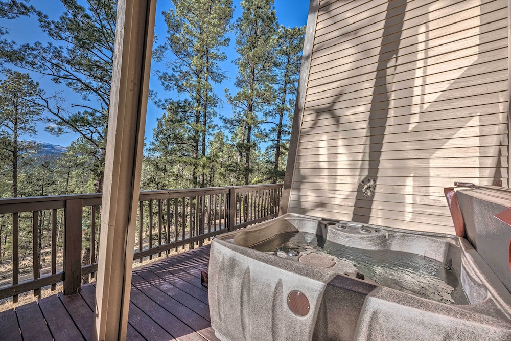 Hot Tub Game Room & Sauna: Ruidoso Hideaway in Ruidoso, United States