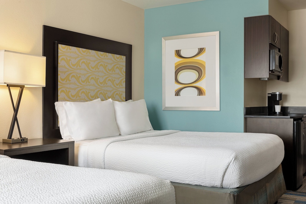 Holiday Inn Express & Suites Colorado Springs Central by IHG - photo 14