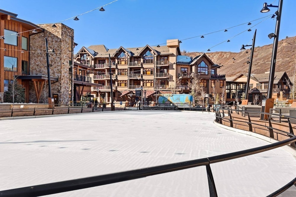 Luxury Ski in Ski out 1 Bedroom Colorado Resort Vacation Rental in the Heart of Snowmass Base Village - photo 29