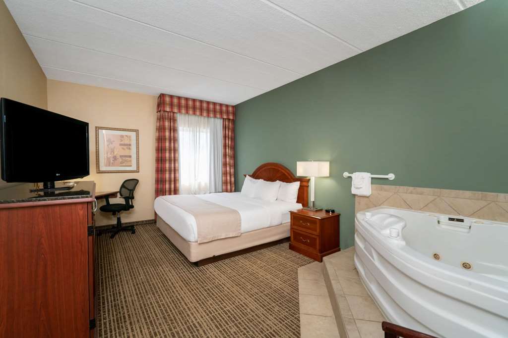Baymont by Wyndham Knoxville Cedar Bluff - photo 23