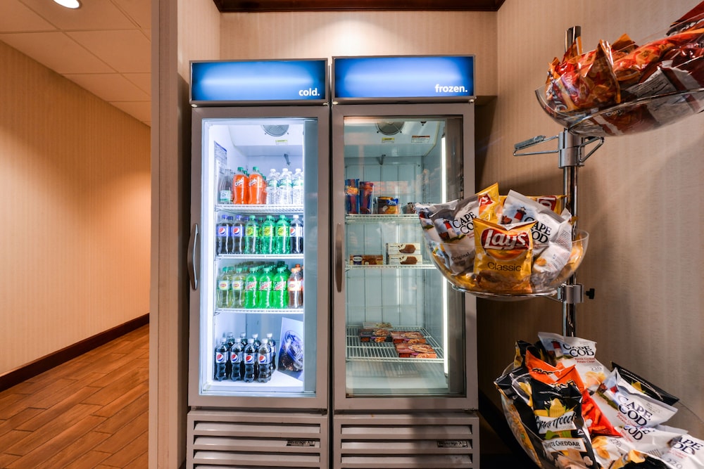Hampton Inn & Suites Plymouth - photo 60
