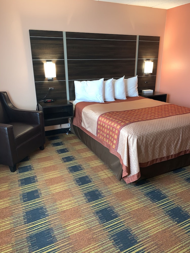 Regency Inn & Suites Minnesota - photo 2