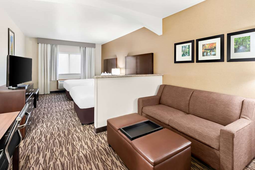 Comfort Suites Portland Airport - photo 25